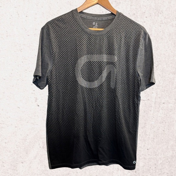 GAP Gray and Black Short Sleeve Tee with Gradient Design - Picture 1 of 4